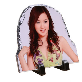 In Hình Lên Đá Tự Nhiên Một Núi